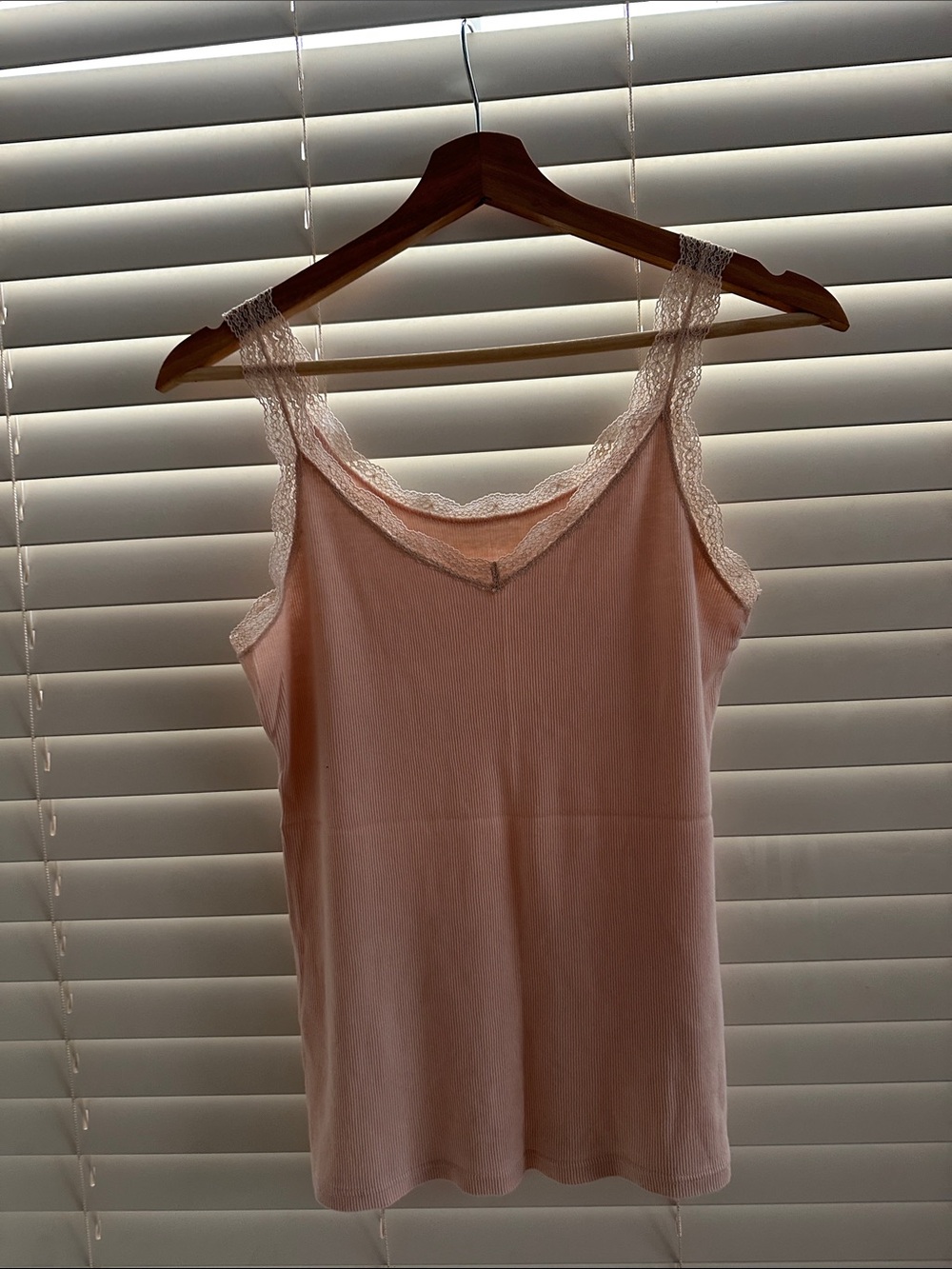 Uniqlo Lace-Trim Sleeveless Camisole - Blush Pink
